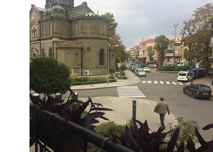 Апартамент Мони